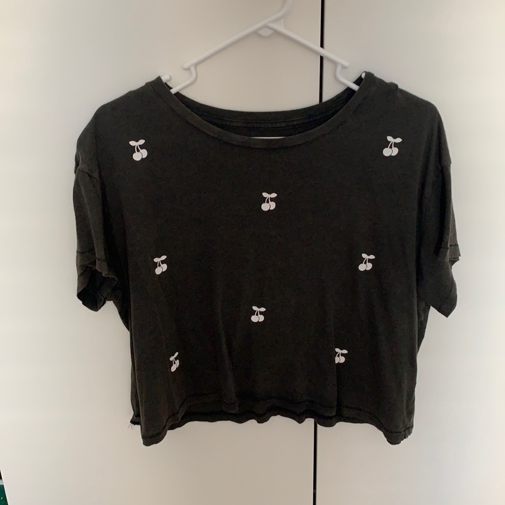 PINK cropped cherry print short sleeve